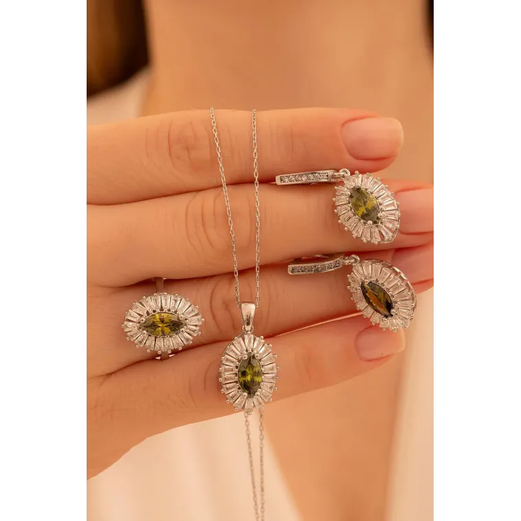Kadın Gümüş Set - Mekik Model Zultanit Taşlı Baget Süslemeli Rodyumlu Kadın Set