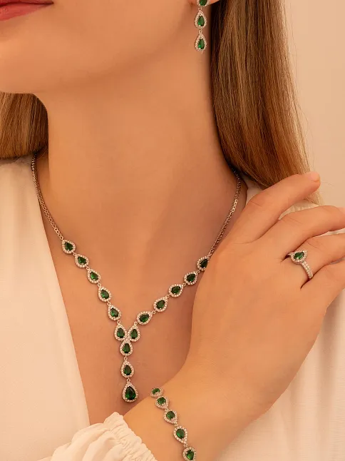 Kadın Gümüş Takı Seti - Sera Zümrüt Damla Taşlı 925 Ayar Kolye, Bileklik, Yüzük, Küpe Tam Set