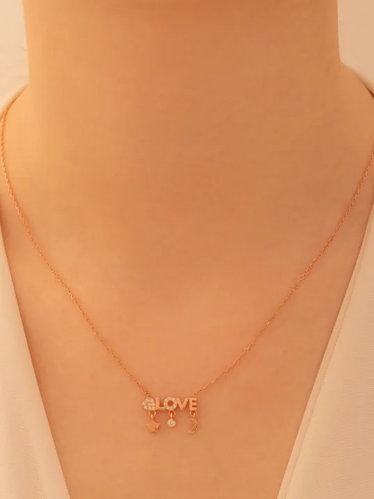 Kadın Gümüş Kolye - Sevgililer Günü - Hediye - Rose Kaplama Love Yazılı Kalp Motifli Kadın Kolye Kadın Gümüş Kolye - Sevgililer Günü - Hediye - Rose Kaplama Love Yazılı Kalp Motifli Kadın Kolye