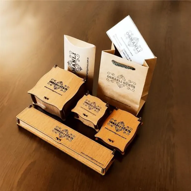 Kadın Gümüş Kolye Bileklik Set - Karışık Renk Çiçek Motifli Gümüş Bileklik Kolye Set Kadın Gümüş Kolye Bileklik Set - Karışık Renk Çiçek Motifli Gümüş Bileklik Kolye Set