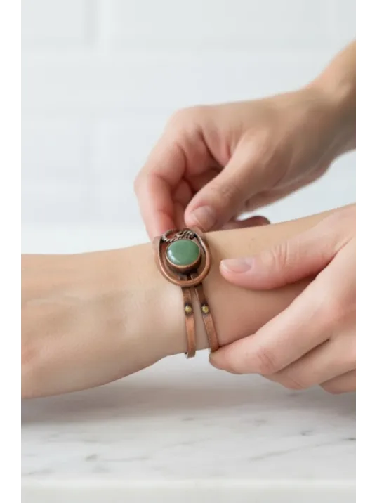 Kadın Bakır Bileklik - Aventurin Taşı Burgu Model Kadın Bilezik Metal Kutu ve Doğal Taşlar
