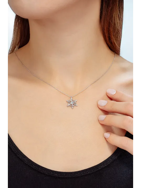 Kadın Gümüş Kolye - Swarovski Taşlı Zirconia Kar Tanesi Model 2 Kadın Kolye
