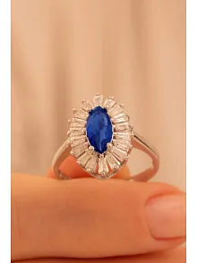 Kadın Gümüş Yüzük - Damla Model Safir Taşlı Baget Süslemeli Rodyumlu Kadın Yüzük
