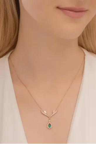 Kadın Gümüş Kolye - 925 Ayar Rose Kaplama Kanatlı Zümrüt Taşlı Damla Model Kadın Kolye