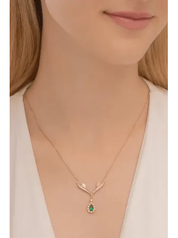 Kadın Gümüş Kolye - 925 Ayar Rose Kaplama Kanatlı Zümrüt Taşlı Damla Model Kadın Kolye