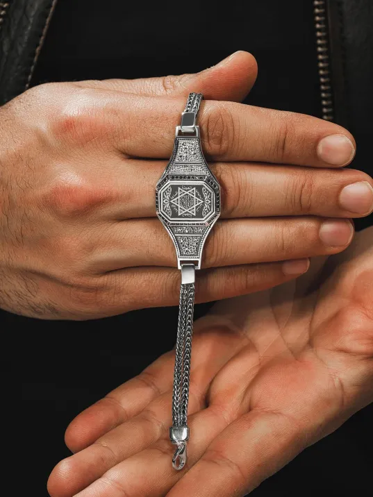 Erkek Gümüş Bileklik - Hz Süleyman İşlemeli Tilkikuyruğu Zincirli Model 2 Erkek Bileklik Erkek Gümüş Bileklik - Hz Süleyman İşlemeli Tilkikuyruğu Zincirli Model 2 Erkek Bileklik