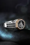Erkek Gümüş Yüzük - Zirkon Taşlı Osmanlı Tuğrası İşlemeli Erkek Yüzük Erkek Gümüş Yüzük - Zirkon Taşlı Osmanlı Tuğrası İşlemeli Erkek Yüzük