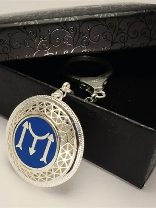Tuğralı Ve Iyı Diriliş Bayraklı Mavi 925 Ayar Gümüş Anahtarlık 24gr