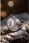 Erkek Sıkma Kehribar Taşlı Osmanlı Tuğrası İşlemeli Nostaljik Model 925 Ayar Gümüş Yüzük