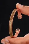 Erkek Kadın Bakır Bileklik - Altın Kaplama Hakiki Deri Grek İşlemeli Mıknatıslı Metal Kutu Doğal Taşlar Erkek Kadın Bakır Bileklik - Altın Kaplama Hakiki Deri Grek İşlemeli Mıknatıslı Metal Kutu Doğal Taşlar