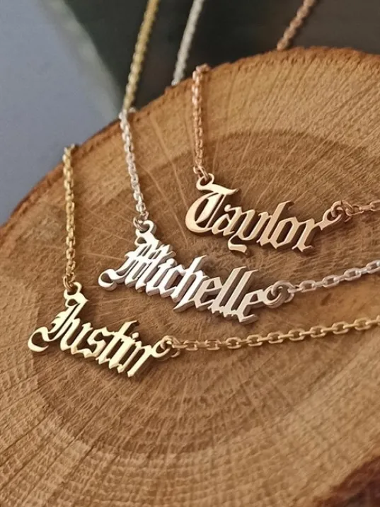 Kişiye Özel Gotik İsim Yazılan Gümüş Kadın Kolye Kişiye Özel Gotik İsim Yazılan Gümüş Kadın Kolye