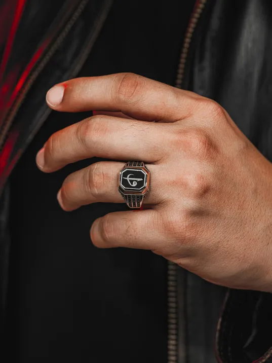 Erkek Gümüş Yüzük - Üç Sıra Zirkon Taşlı Vav Elif İşlemeli Erkek Yüzük