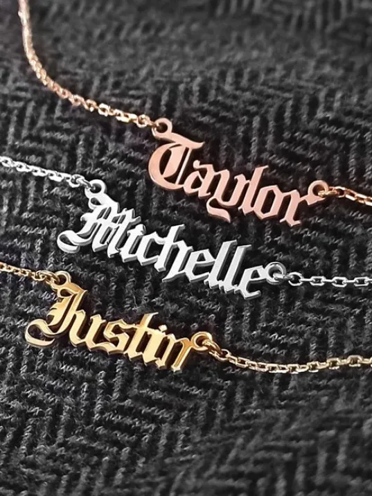 Kişiye Özel Gotik İsim Yazılan Gümüş Kadın Kolye-Gümüş