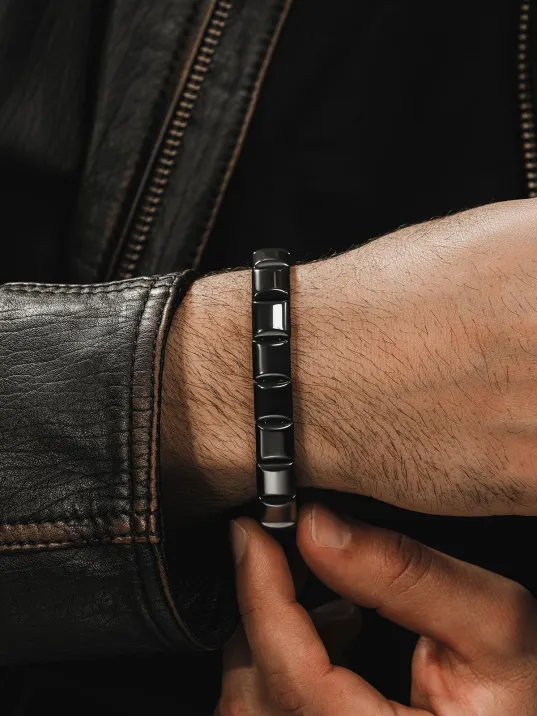 Doğal Hematit Taşlı Modern Tasarım Bileklik Doğal Hematit Taşlı Modern Tasarım Bileklik