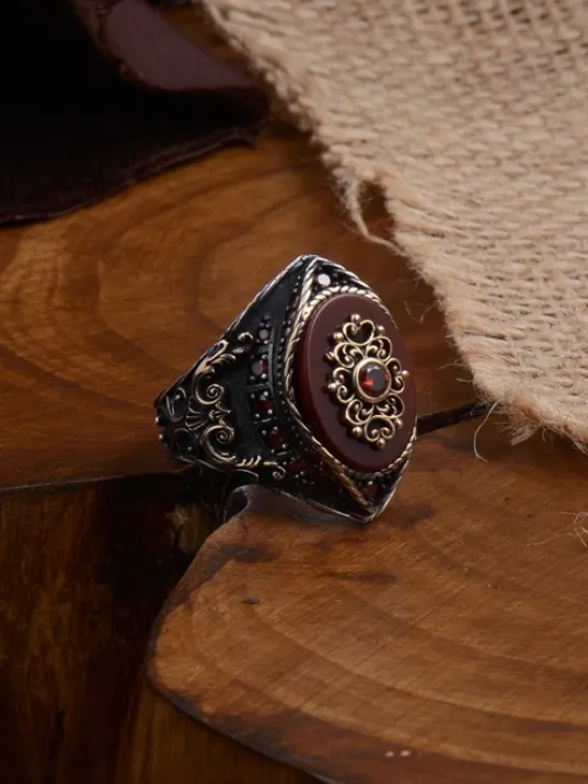 Anadolu Desenli Akik Taşlı Yanı İşlemeli Erkek Gümüş Yüzük Anadolu Desenli Akik Taşlı Yanı İşlemeli Erkek Gümüş Yüzük