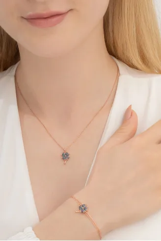 Kadın Gümüş Set - Rose Mistik Topaz Yonca Model Kolye Bileklik Gümüş Set