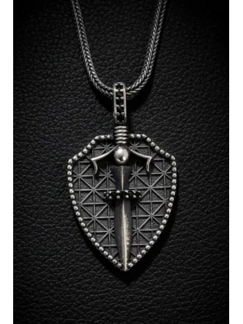 Erkek Gümüş Kolye - 925 Ayar Kabartmalı Kalkan Hançer İşlemeli Tilki Kuyruğu Zincirli Erkek Kolye