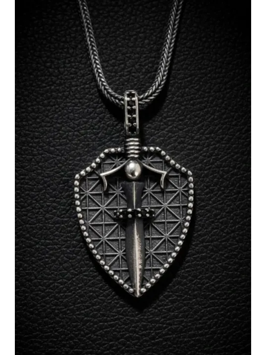 Erkek Gümüş Kolye - 925 Ayar Kabartmalı Kalkan Hançer İşlemeli Tilki Kuyruğu Zincirli Erkek Kolye