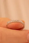 Kadın Gümüş Yüzük -Duru Zirkon Taşlı Model Kadın Yüzük
