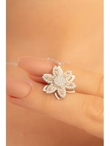 Kadın Gümüş Kolye - Zirkon Taşlı Dönen 6 Yapraklı Çiçek Model Gümüş Kolye