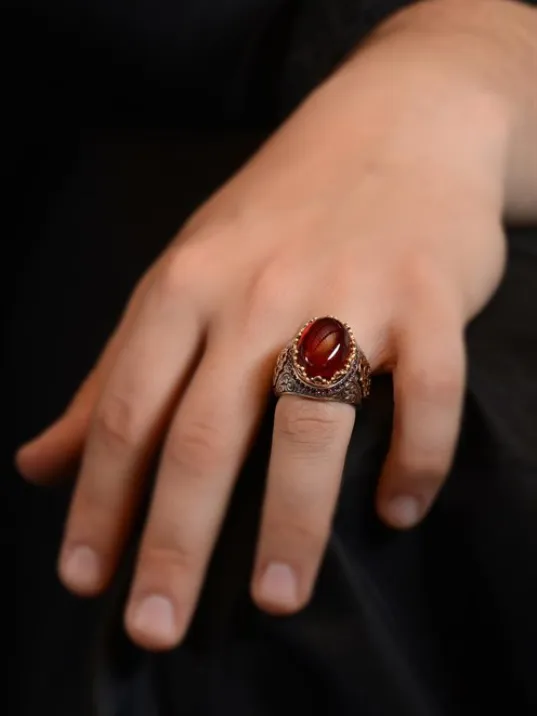 Kırmızı Zirkon Taşlı İşlemeli Erkek Gümüş Yüzük