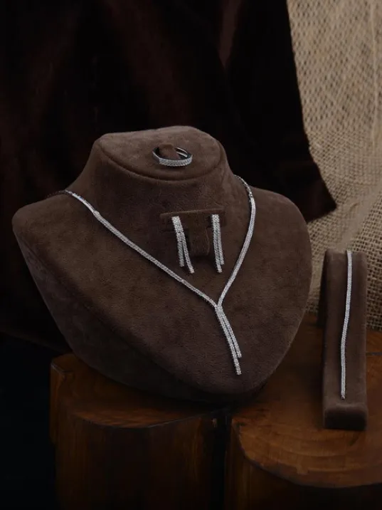 Karis Bayan Zirkon Taşlı Gümüş Su Yolu Set - Kolye, Bileklik, Küpe, Yüzük Karis Bayan Zirkon Taşlı Gümüş Su Yolu Set - Kolye, Bileklik, Küpe, Yüzük