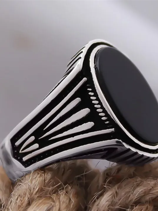 Oval Siyah Oniks Taşlı Özel Seri Erkek Gümüş Yüzük Oval Siyah Oniks Taşlı Özel Seri Erkek Gümüş Yüzük