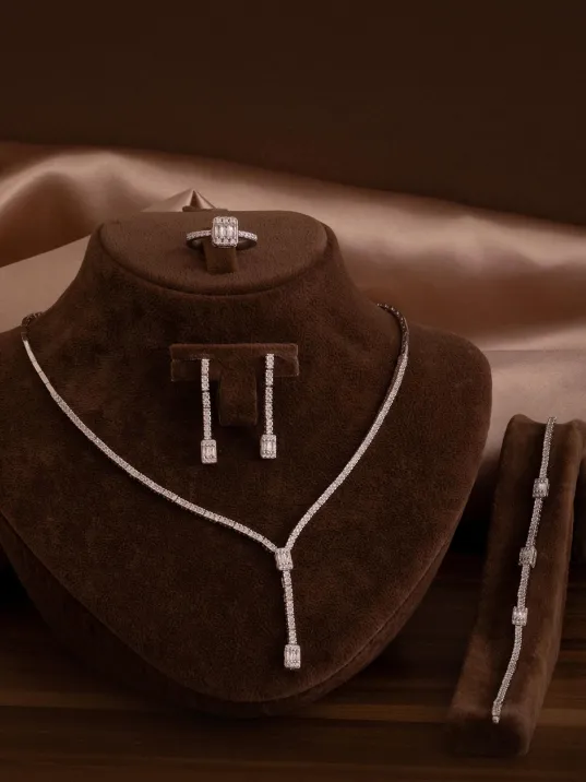 Kadın Gümüş Takı Seti - Süreyya Baget Taşlı Kare Model Kolye, Bileklik, Yüzük, Küpe Tam Set Kadın Gümüş Takı Seti - Süreyya Baget Taşlı Kare Model Kolye, Bileklik, Yüzük, Küpe Tam Set