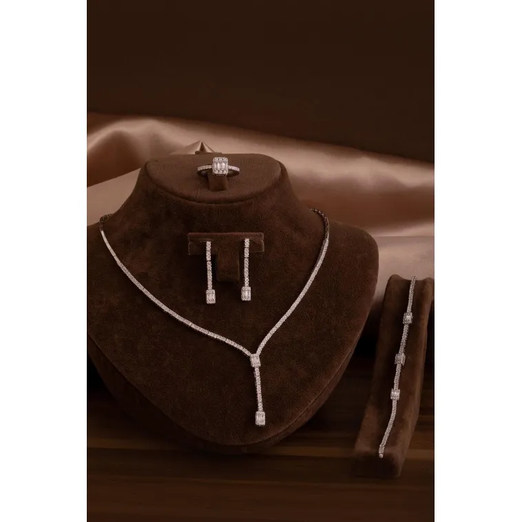 Kadın Gümüş Takı Seti - Süreyya Baget Taşlı Kare Model Kolye, Bileklik, Yüzük, Küpe Tam Set Kadın Gümüş Takı Seti - Süreyya Baget Taşlı Kare Model Kolye, Bileklik, Yüzük, Küpe Tam Set