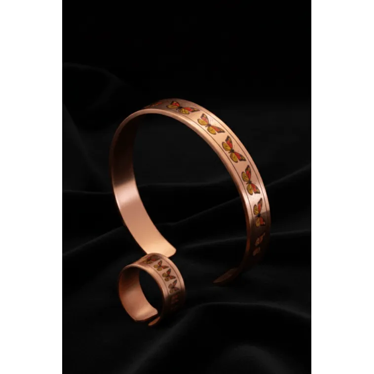 Kadın Bakır Bileklik Yüzük Set - Zodia Model Özel Baskı Metal Kutu Ve Kuvars Taşı Kadın Bakır Bileklik Yüzük Set - Zodia Model Özel Baskı Metal Kutu Ve Kuvars Taşı