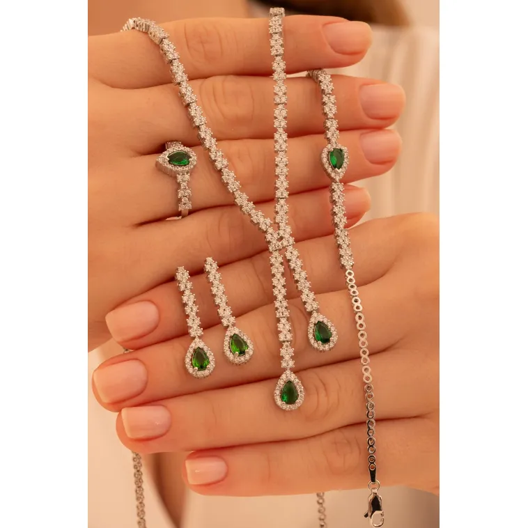 Kadın Gümüş Takı Seti - Peri Zümrüt Taşlı Damla Model Kolye, Bileklik, Yüzük, Küpe Tam Set Kadın Gümüş Takı Seti - Peri Zümrüt Taşlı Damla Model Kolye, Bileklik, Yüzük, Küpe Tam Set