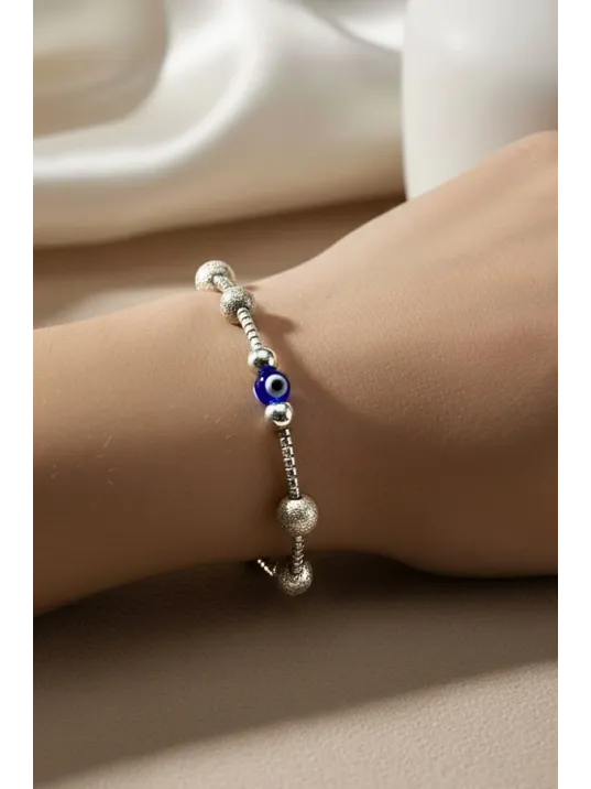 Kadın Gümüş Bileklik – Nazar Boncuklu Kumlu Top Detaylı Şık Ve Ayarlanabilir Model Bilezik Kadın Gümüş Bileklik – Nazar Boncuklu Kumlu Top Detaylı Şık Ve Ayarlanabilir Model Bilezik