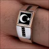 Erkek Gümüş Yüzük - Ay Yıldız Türk Bayrağı Siyah Zirkon Taşlı Erkek Yüzüğü Erkek Gümüş Yüzük - Ay Yıldız Türk Bayrağı Siyah Zirkon Taşlı Erkek Yüzüğü