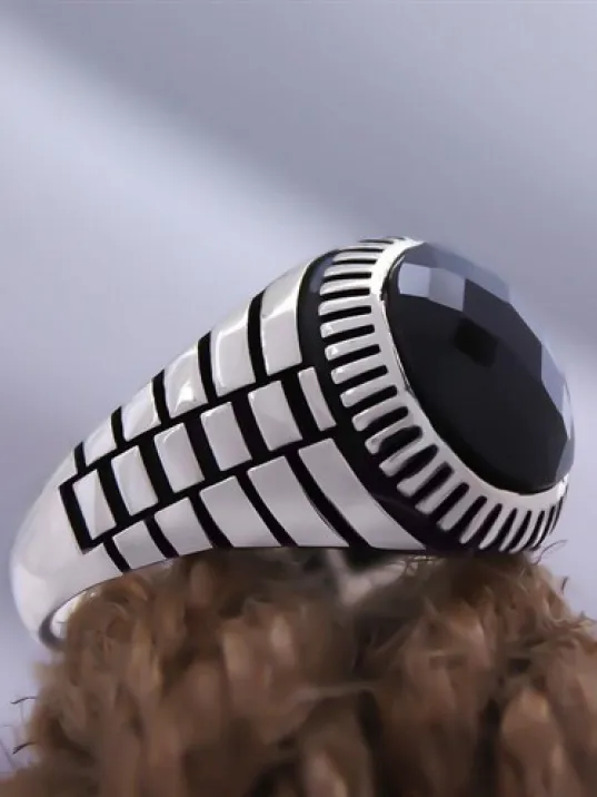 Siyah Oniks Kristal Kesim Yuvarlak Taşlı Özel Seri Erkek Gümüş Yüzük