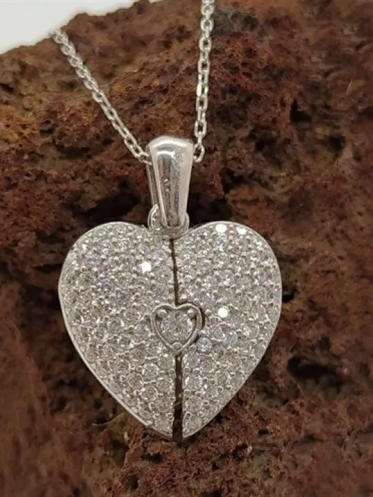 Zirkon Taşlı Gizli İsimli Kalp Model Bayan Gümüş Kolye Zirkon Taşlı Gizli İsimli Kalp Model Bayan Gümüş Kolye