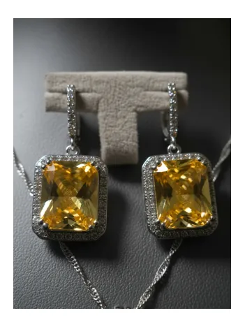 Kadın Gümüş Küpe - Kare Model Sarı Şampanya Zirkon Taşlı Kadın Gümüş Küpe