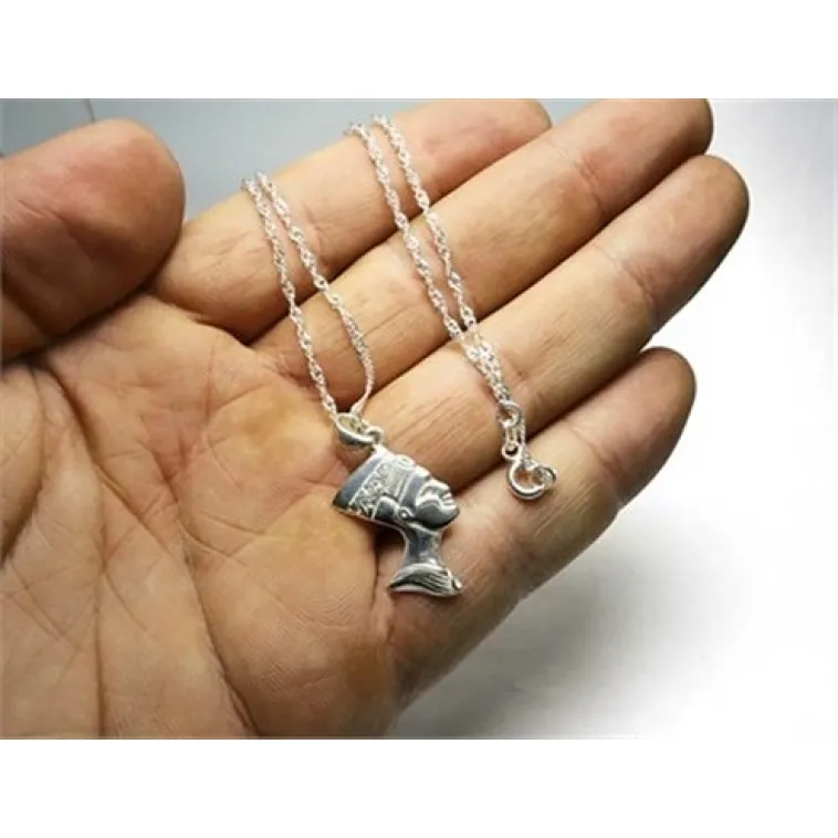 Antik Mısır Nefertiti Küçük Bayan Gümüş Kolye Antik Mısır Nefertiti Küçük Bayan Gümüş Kolye