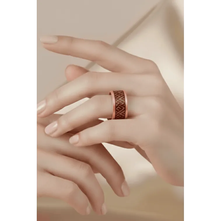Kadın Bakır Bileklik Yüzük Set - Stella Model Özel Baskı Metal Kutu Ve Kuvars Taşı Kadın Bakır Bileklik Yüzük Set - Stella Model Özel Baskı Metal Kutu Ve Kuvars Taşı