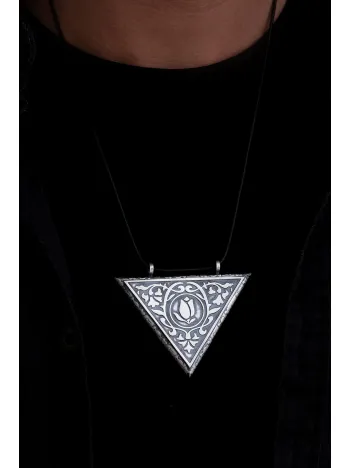 En Büyük Boy Lale Motifli Gümüş Erkek Muska Kolye Cevşen Haznesi