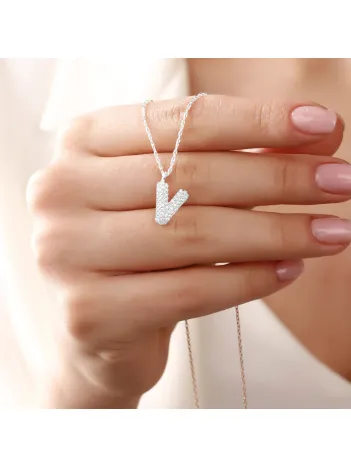 Kadın Gümüş Kolye - V Harfi Zirkon Taşlı Balon Harf Kadın Kolye