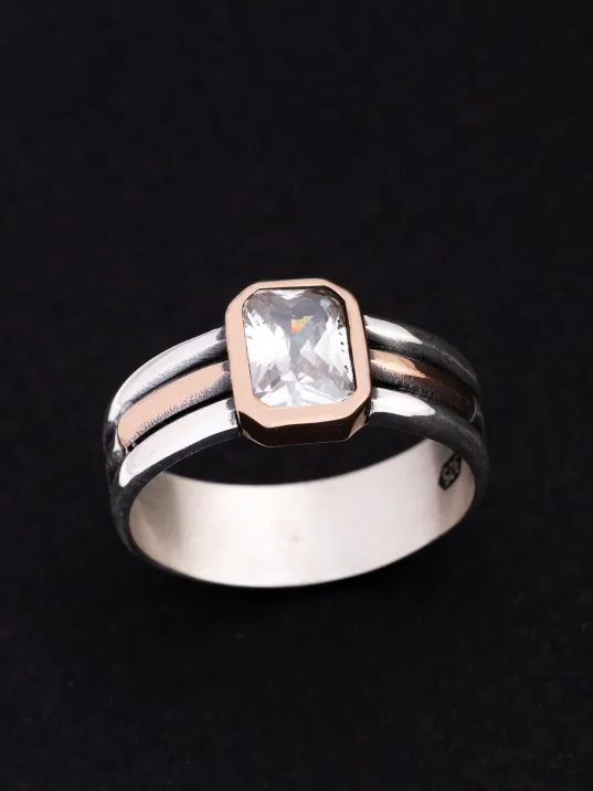 Erkek Gümüş Yüzük - Beyaz Zirkon Taşlı İnce Kibar Erkek Yüzüğü Erkek Gümüş Yüzük - Beyaz Zirkon Taşlı İnce Kibar Erkek Yüzüğü