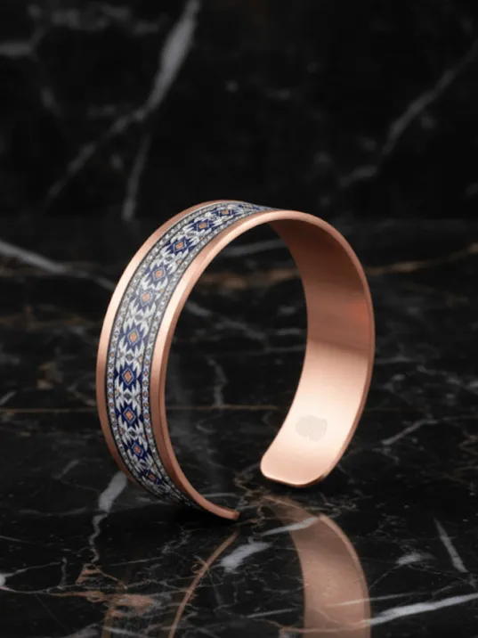 Kadın Bakır Bileklik Yüzük Set - Formacha Model Özel Baskı Metal Kutu Ve Kuvars Taşı Kadın Bakır Bileklik Yüzük Set - Formacha Model Özel Baskı Metal Kutu Ve Kuvars Taşı