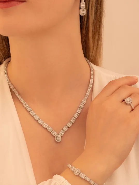 Kadın Gümüş Takı Seti - Berlin Baget Taşlı Model Kolye, Bileklik, Yüzük, Küpe Tam Set Kadın Gümüş Takı Seti - Berlin Baget Taşlı Model Kolye, Bileklik, Yüzük, Küpe Tam Set