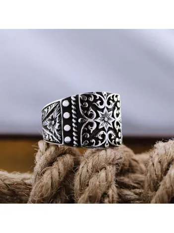 Oksitli Gümüş Renk İşlemeli Özel Seri Erkek Gümüş Yüzük