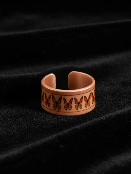 Kadın Bakır Bileklik Yüzük Set - Zodia Model Özel Baskı Metal Kutu Ve Kuvars Taşı Kadın Bakır Bileklik Yüzük Set - Zodia Model Özel Baskı Metal Kutu Ve Kuvars Taşı