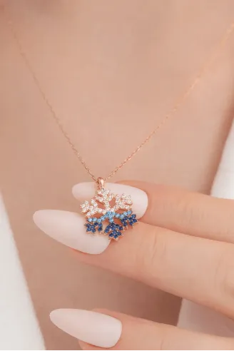 Mix Taşlı Kar Tanesi Model Kadın Gümüş Kolye GKLKRTNSMD1-ROS