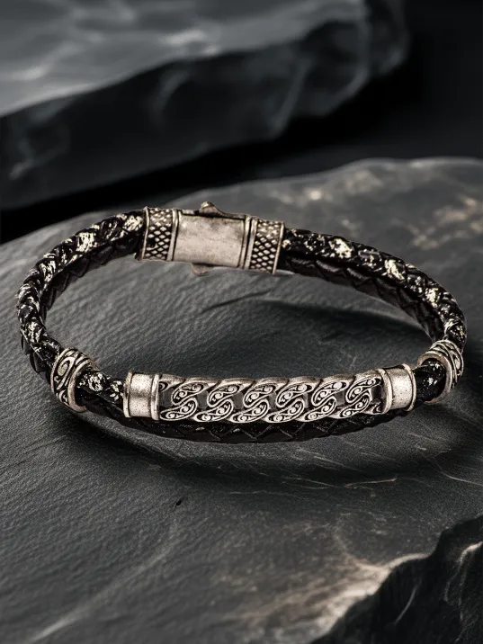 Örgülü Siyah Deri Erkek Bileklik – Gümüş Motifli Antik Tasarım