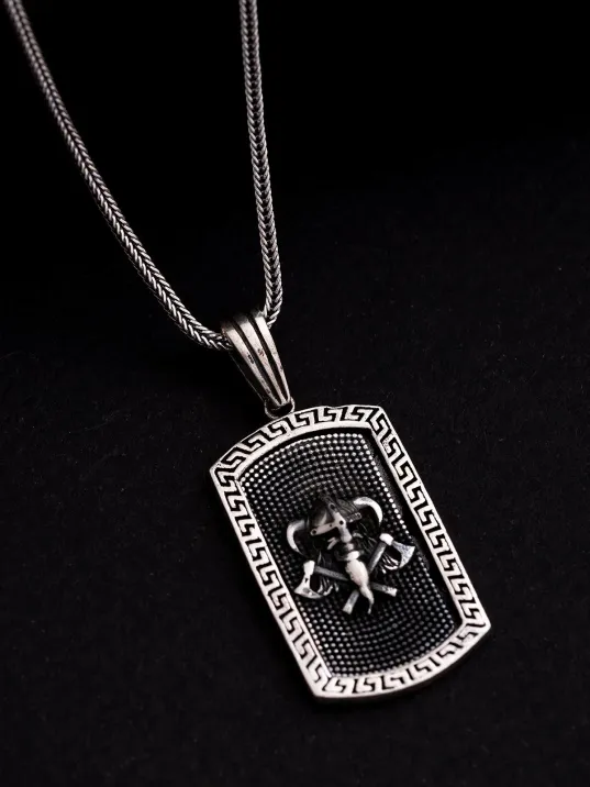 Erkek Gümüş Kolye - Grek Desenli Baltalı Kuru Kafa Model Gümüş Erkek Kolye