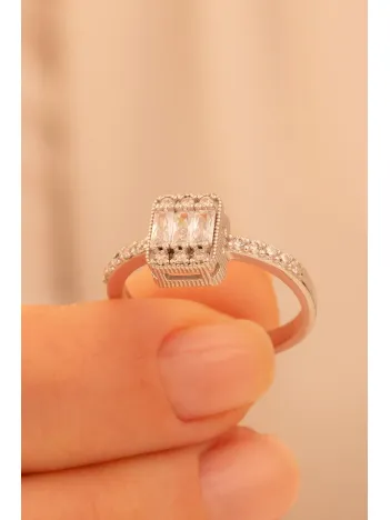 Kadın Gümüş Yüzük - Mehtap Baget Taşlı Kadın Yüzük