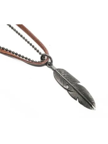 Tüy Kahverengi Erkek Deri Kolye